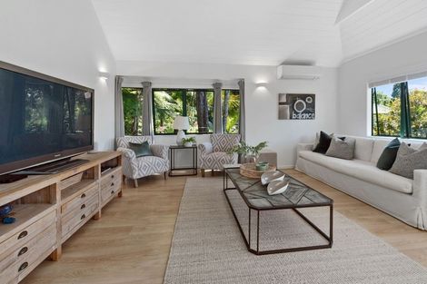 Photo of property in 47 Emlyn Place, Torbay, Auckland, 0630