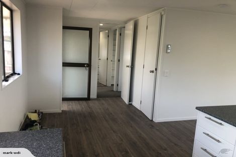 Photo of property in 15 Wakeling Avenue, Te Atatu South, Auckland, 0610