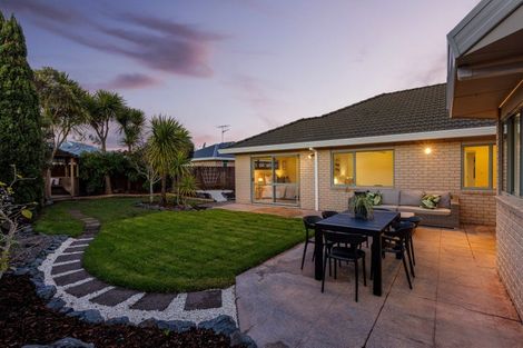 Photo of property in 179 Lakeside Drive, Orewa, 0931