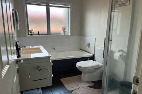 Photo of property in 24 Patons Road, Howick, Auckland, 2014