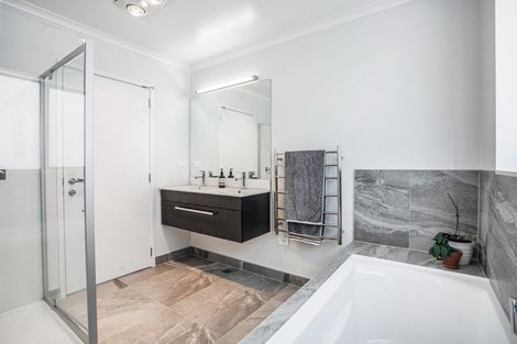 Photo of property in 16 Sacred Kingfisher Road, Hobsonville, Auckland, 0616