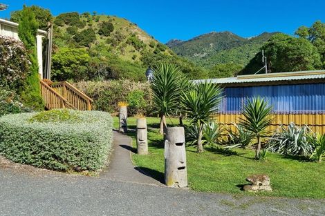 Photo of property in 17 Makura Road, Goose Bay, Kaikoura, 7374
