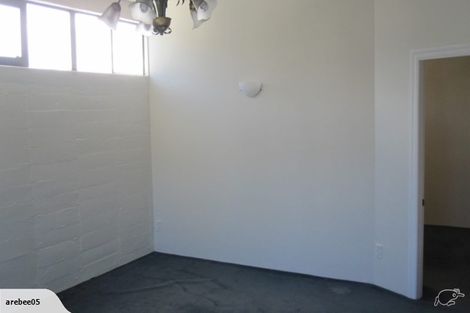 Photo of property in Endeavour Apartments, 13/125 Thorndon Quay, Pipitea, Wellington, 6011