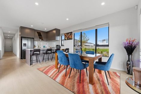 Photo of property in 13 Ngakau Road, Karaka, 2113