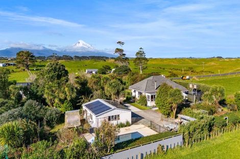 Photo of property in 7091 South Road, Warea, New Plymouth, 4381