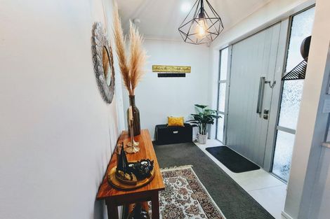 Photo of property in 23a Rena Place, West Harbour, Auckland, 0618
