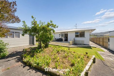 Photo of property in 15 Wetherby Grove, Wainuiomata, Lower Hutt, 5014