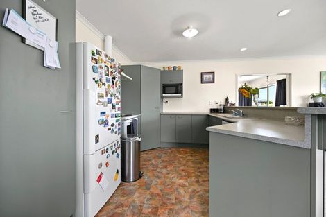 Photo of property in 15 Kittyhawk Place, Melville, Hamilton, 3206