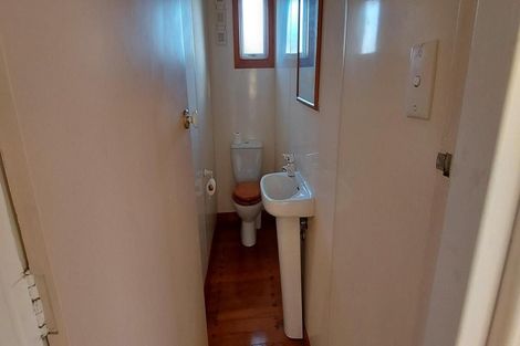 Photo of property in 1/434 Old Te Atatu Road, Te Atatu Peninsula, Auckland, 0610