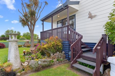 Photo of property in 74 Shaw Road, Coastlands, Whakatane, 3191