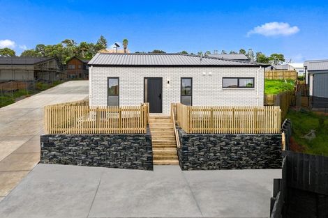 Photo of property in 7 Harakeke Lane, Orewa, 0931