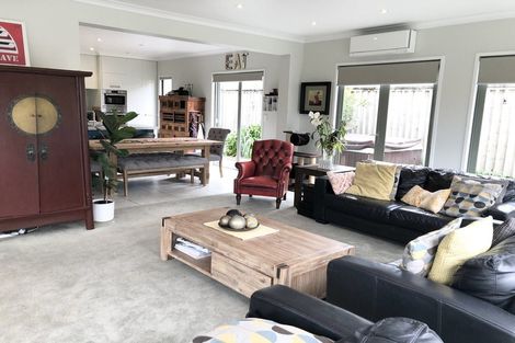 Photo of property in 60 Beach Road, Castor Bay, Auckland, 0620