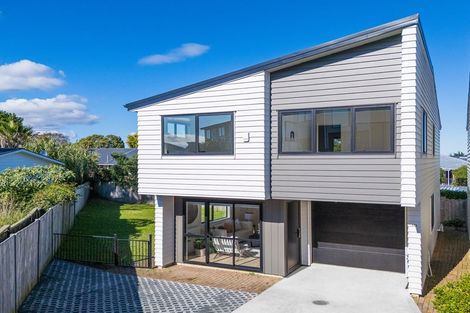 Photo of property in 29a Mackenzie Street, Te Atatu South, Auckland, 0610