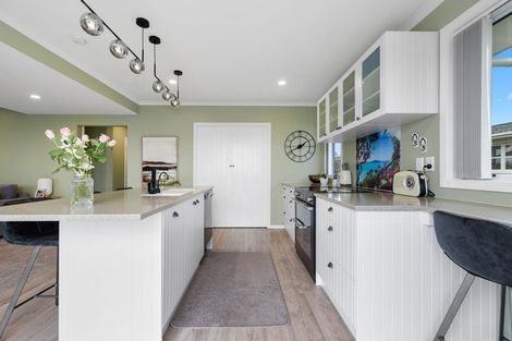 Photo of property in 3 Delamare Road, St Andrews, Hamilton, 3200