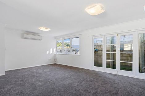 Photo of property in 43 Stewart Drive, Newlands, Wellington, 6037