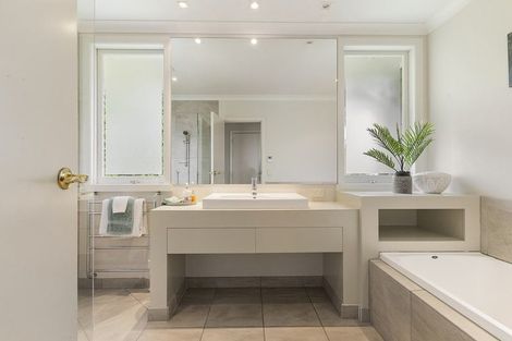 Photo of property in 104 Mellons Bay Road, Mellons Bay, Auckland, 2014