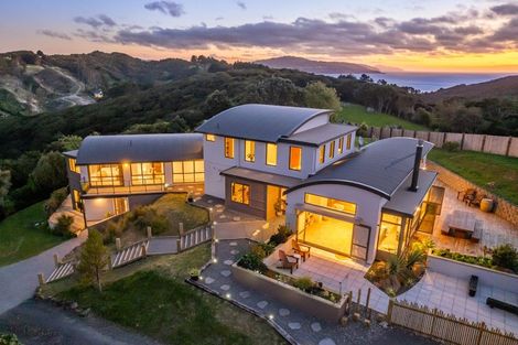 Photo of property in 3 Coroglen Rise, Pukerua Bay, 5026