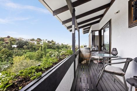 Photo of property in 30a Enfield Road, Hospital Hill, Napier, 4110