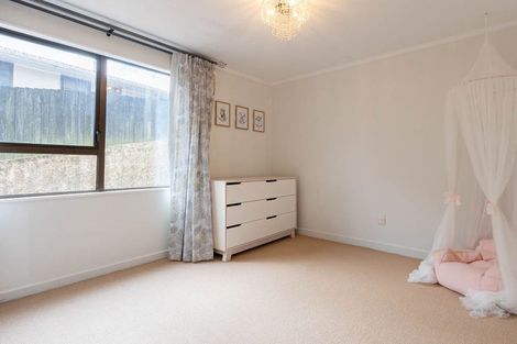 Photo of property in 5 Mandeville Crescent, Grenada Village, Wellington, 6037