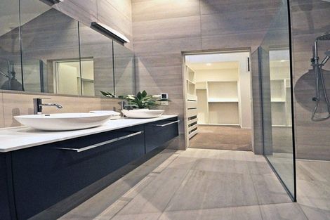 Photo of property in 10 Vaughan Crescent, Murrays Bay, Auckland, 0630