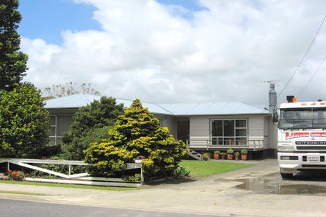 Photo of property in 17 Gatland Road, Opaheke, Papakura, 2113