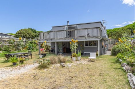 Photo of property in 14 Hunia Terrace, Himatangi Beach, Foxton, 4891