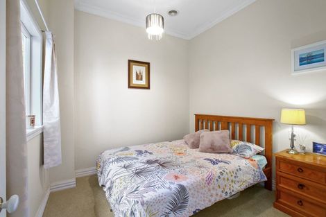 Photo of property in 24a Bracken Street, New Plymouth, 4310