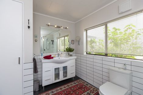 Photo of property in 82 Rimu Street, Waikanae, 5036