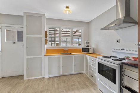 Photo of property in 301 Wainoni Road, Avondale, Christchurch, 8061