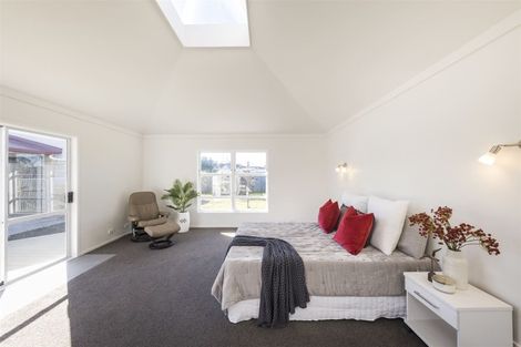 Photo of property in 35 Abraham Crescent, Milson, Palmerston North, 4414