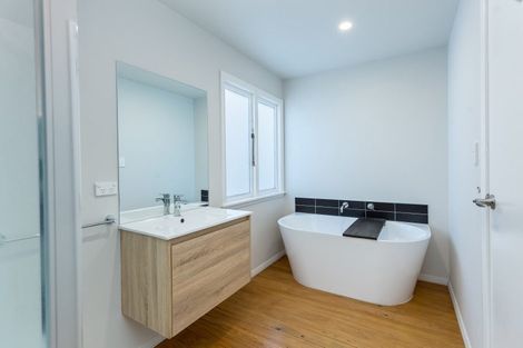 Photo of property in 8 Mckenzie Terrace, Carterton, 5713