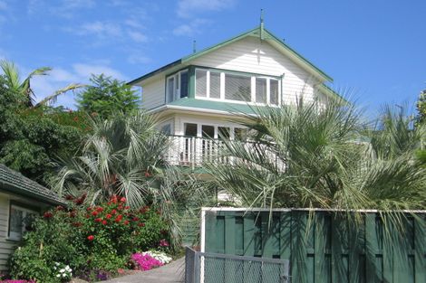 Photo of property in 15 Braemar Road, Rothesay Bay, Auckland, 0630