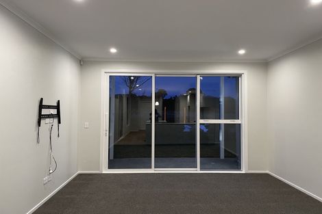 Photo of property in 16 Koreke Close, Kenepuru, Porirua, 5022