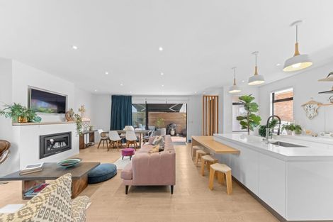 Photo of property in 252 Courtenay Street, Strandon, New Plymouth, 4312