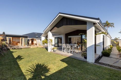 Photo of property in 37 Colpoma Close, Papamoa Beach, Papamoa, 3118