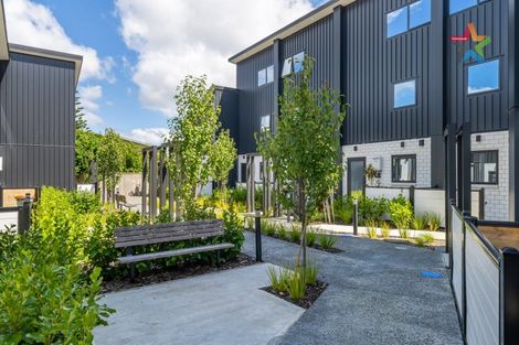 Photo of property in 2/10 Avery Grove, Boulcott, Lower Hutt, 5011