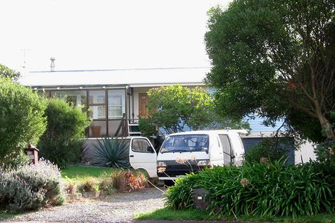 Photo of property in 22 Victor Grove, Waikanae Beach, Waikanae, 5036