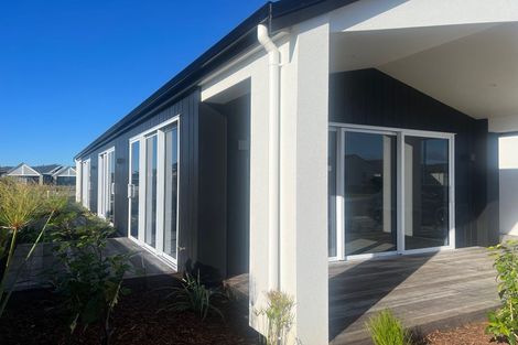 Photo of property in 15 Awatea Drive, Whitianga, 3510