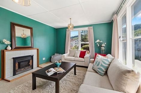 Photo of property in 25 Turkington Street, Tawa, Wellington, 5028