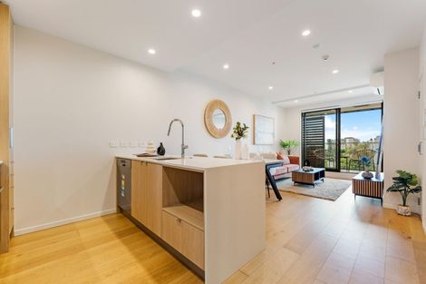 Photo of property in 106/9 Madeira Lane, Grafton, Auckland, 1023