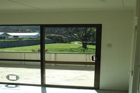 Photo of property in 33 Main Road, Wainuiomata, Lower Hutt, 5014