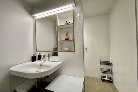 Photo of property in Piermont Apartments, 7b/82 Cable Street, Te Aro, Wellington, 6011