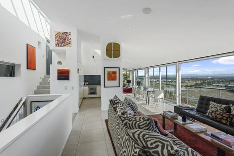 Photo of property in 12a Valley View, Mount Pleasant, Christchurch, 8081