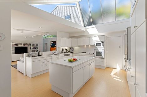 Photo of property in 85 Nicholson Road, Khandallah, Wellington, 6035