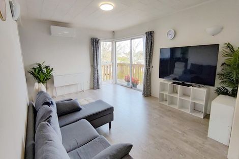 Photo of property in 21 Longreach Drive, Sunnyvale, Auckland, 0612