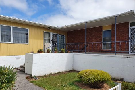 Photo of property in 2/112 Frankley Road, Frankleigh Park, New Plymouth, 4310