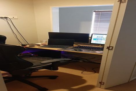 Photo of property in 29 Spalding Rise, Golflands, Auckland, 2013