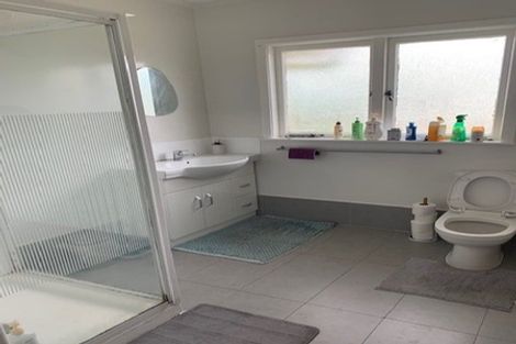 Photo of property in 32 Reid Road, New Lynn, Auckland, 0600