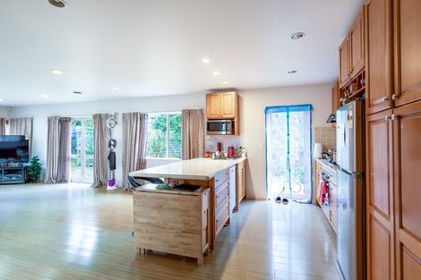 Photo of property in 7 Wattle Street, New Lynn, Auckland, 0600