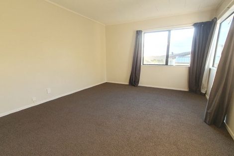 Photo of property in 8 Mayaro Crescent, Grenada Village, Wellington, 6037